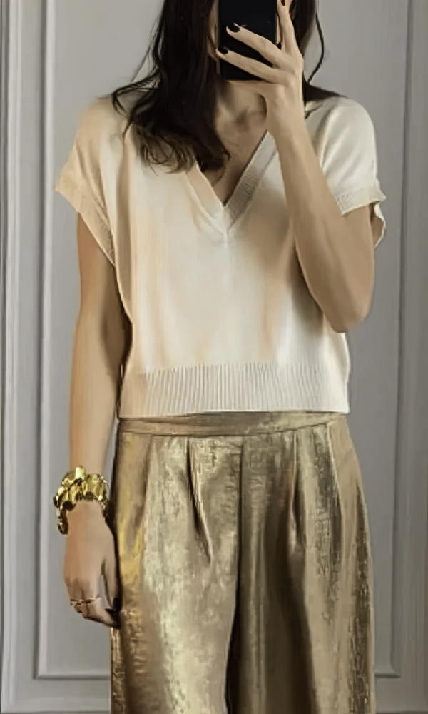 Elegant top and trousers set