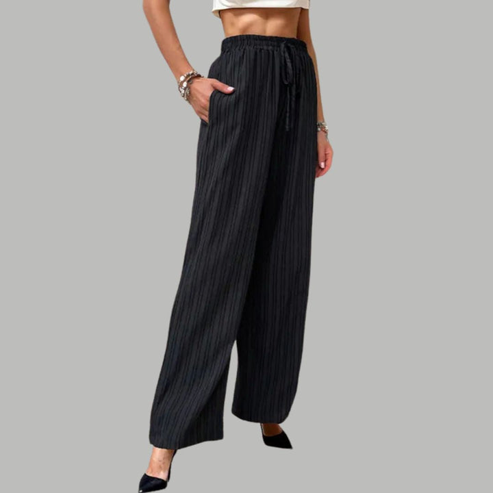 Pleated wide trousers with drawstring