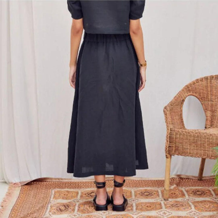 Flowing midi skirt with elasticated waistband