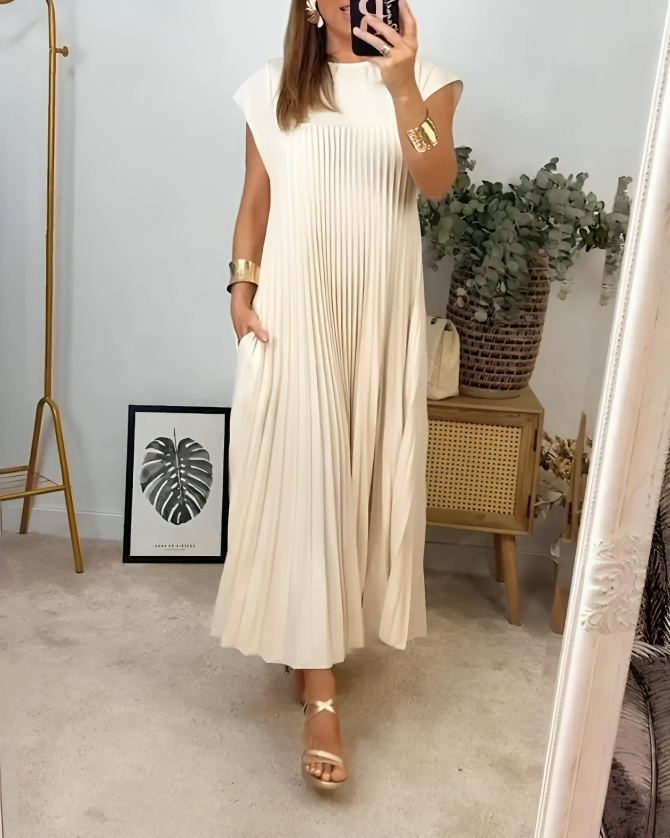 Sleeveless Pleated Long Dress With Round Neck For Women