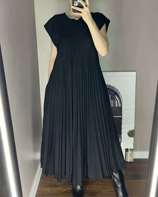 Sleeveless Pleated Long Dress With Round Neck For Women