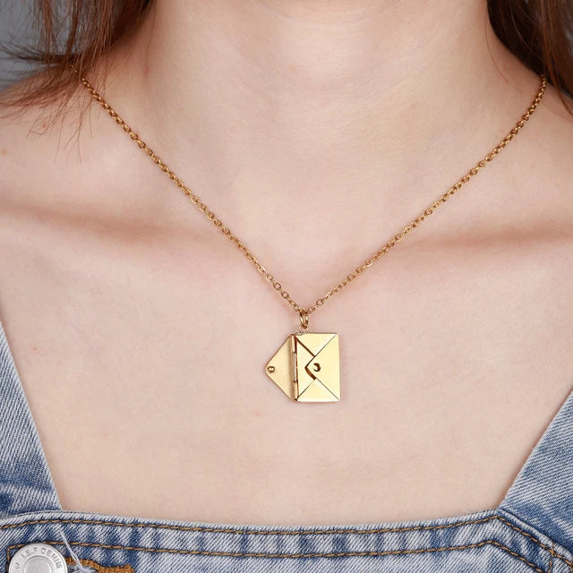 Geometric pendant necklace with envelope