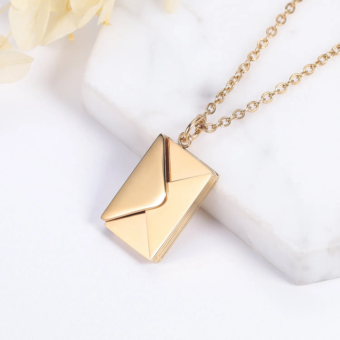 Geometric pendant necklace with envelope