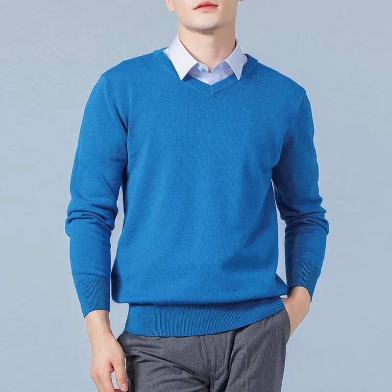 Solid jumper with V-neck