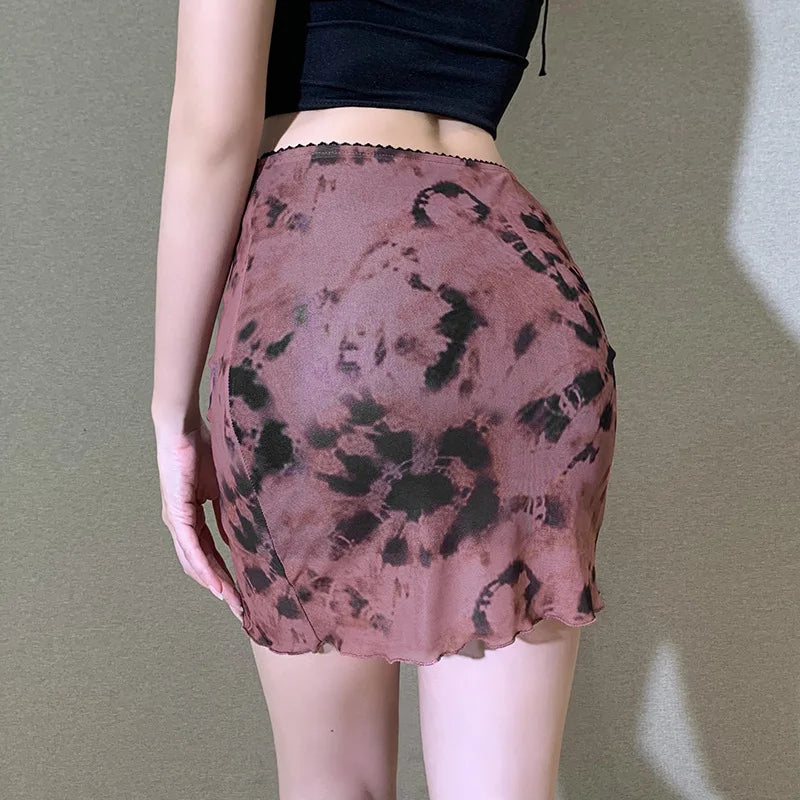 Trendy layered mini skirt with abstract print