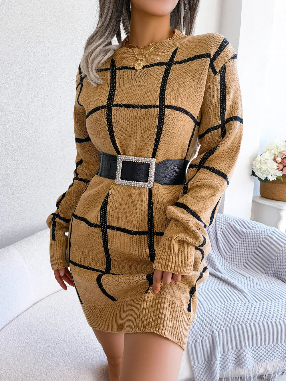 Chic chequered long-sleeved dress