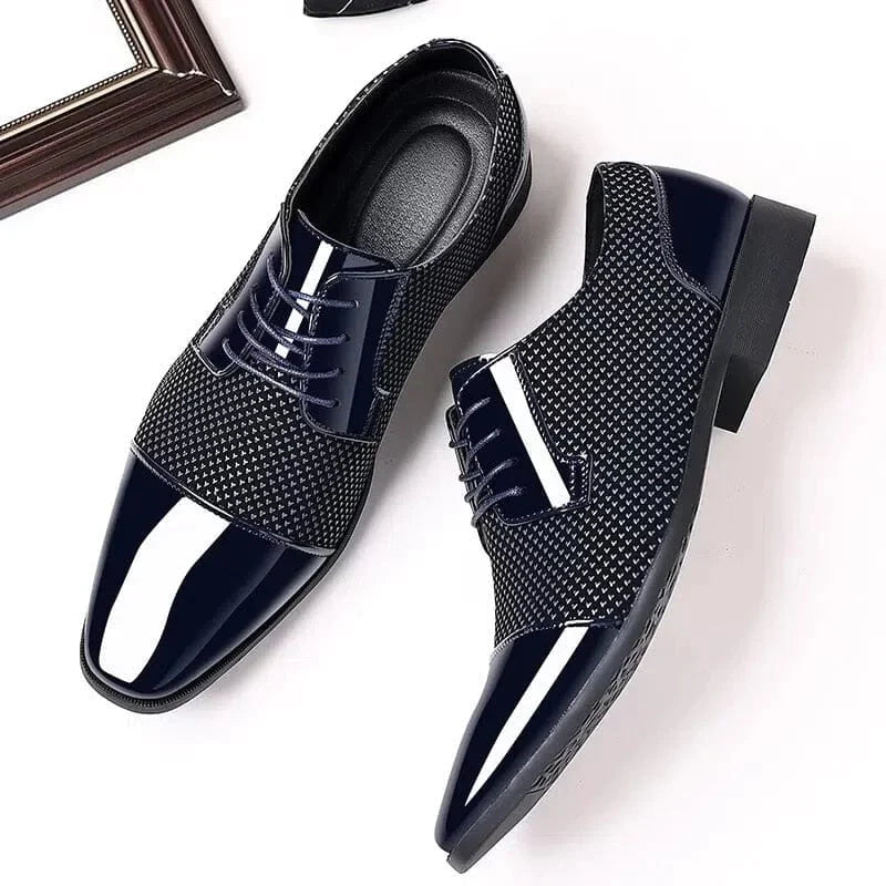 Lace-up shoes with textured surface