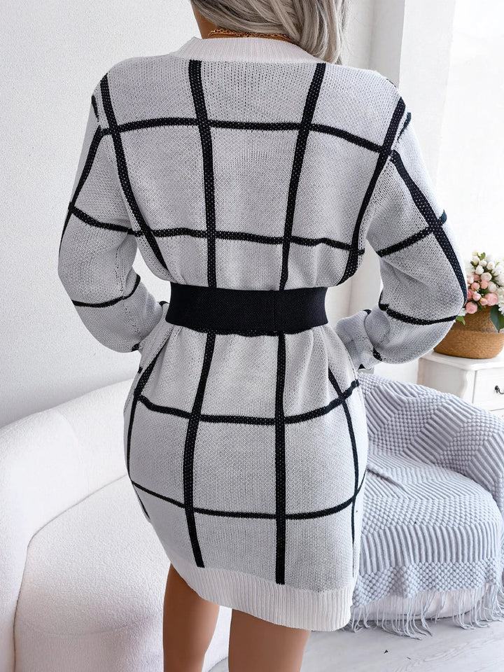 Chic chequered long-sleeved dress