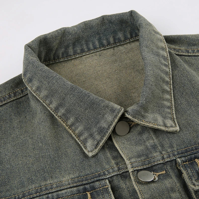 Short denim jacket with large pockets