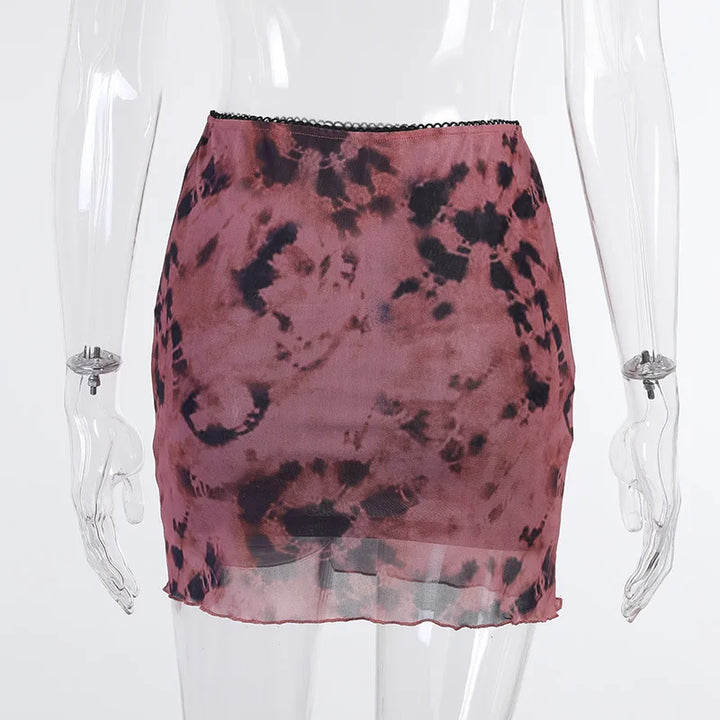 Trendy layered mini skirt with abstract print