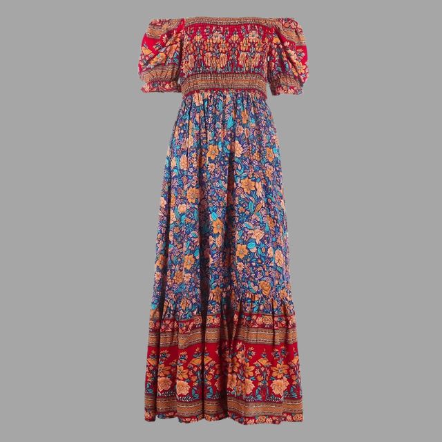 Boho maxi dress with floral pattern and off-the-shoulder cut