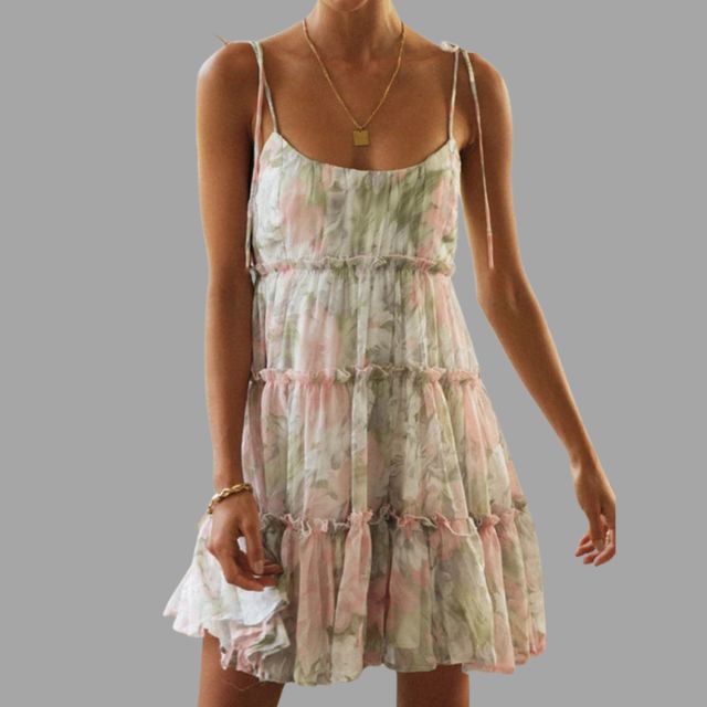 Playful, tiered mini dress with a delicate print