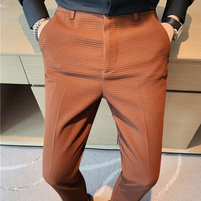 Slim-fit trousers with a subtle checked pattern