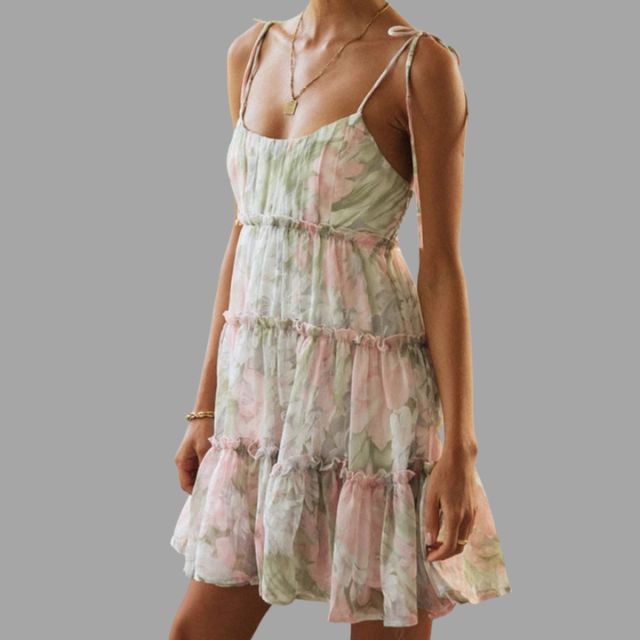 Playful, tiered mini dress with a delicate print