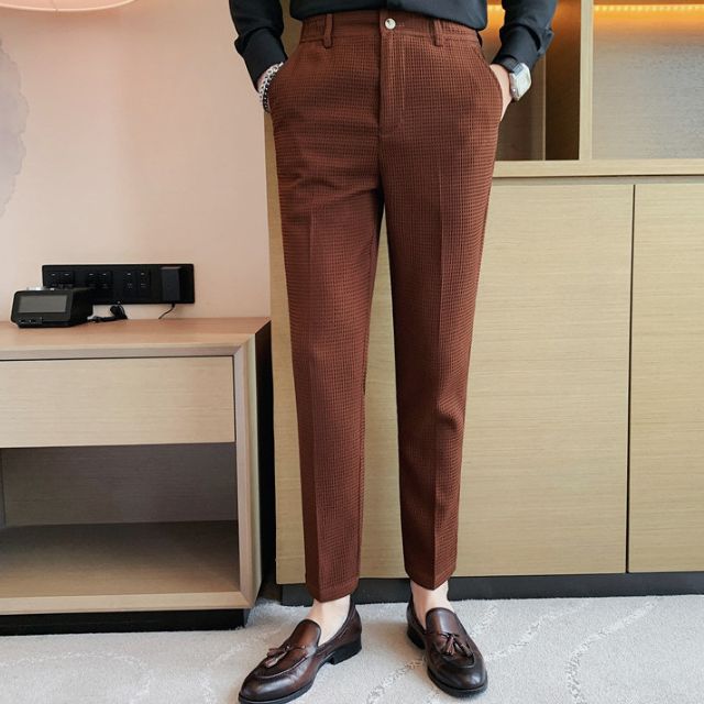 Slim-fit trousers with a subtle checked pattern