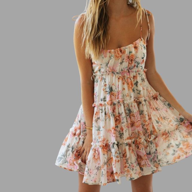 Playful, tiered mini dress with a delicate print