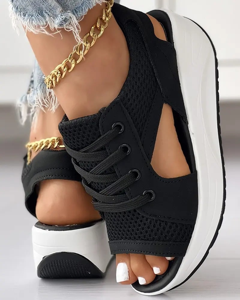 Comfy Cropped sandals with lace