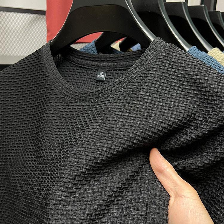 Breathable round T-shirt made of mesh for the summer