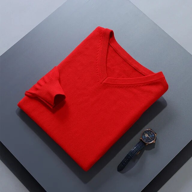 Solid jumper with V-neck